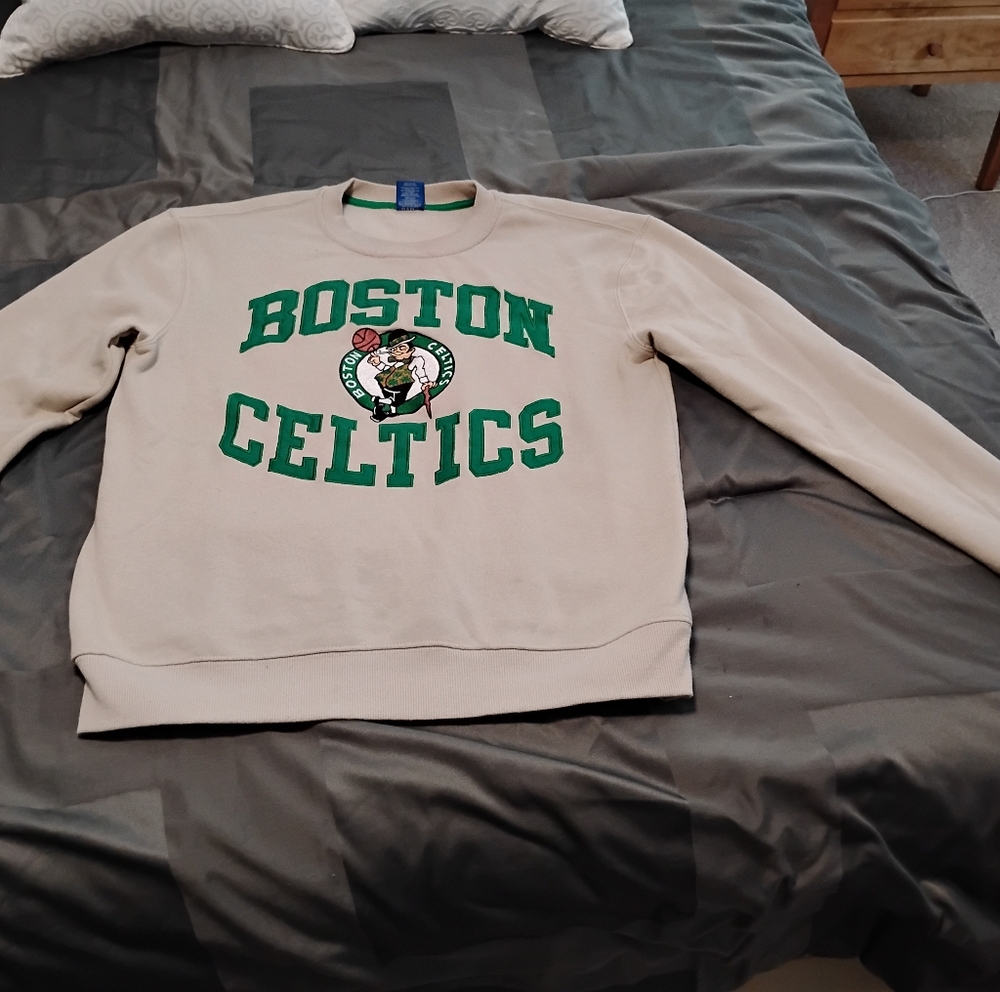 Boston Celtics Beige Sweater